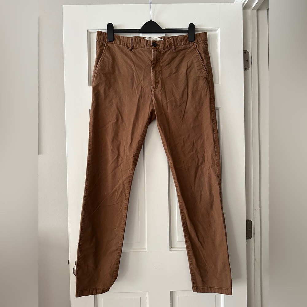 H&M Men’s Skinny Fit Chino Pants